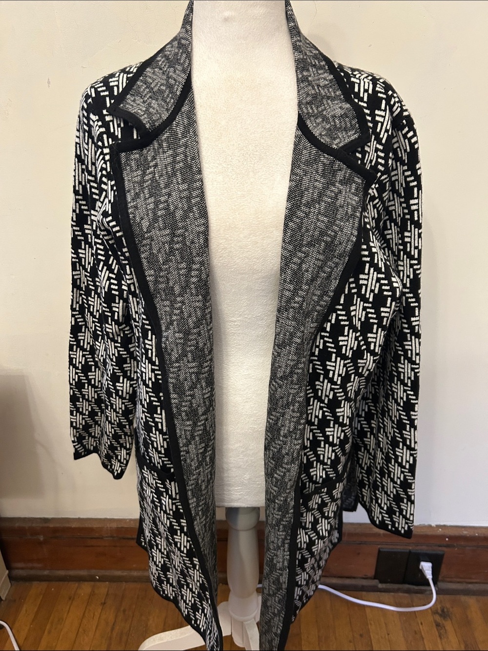 Hatley Black & White Open-Front Patterned Women's Sweater Jacket Size L EUC